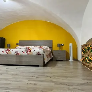 chimera-house.taorminaitalyhotels.com/
